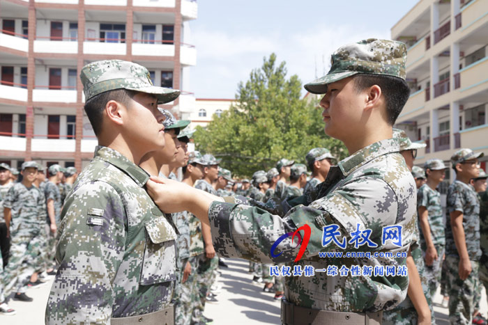 縣實驗中學開展軍訓活動