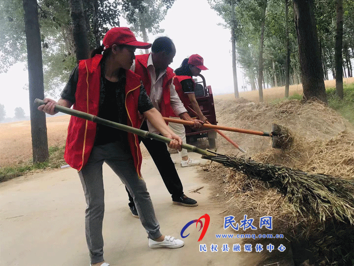 孫六鎮(zhèn)：全面清理“三邊三頭”秸稈，提升人居環(huán)境