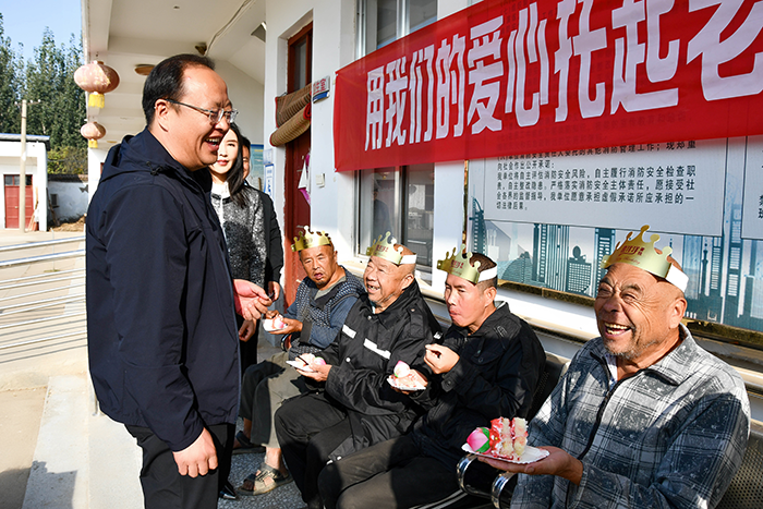 九九重陽(yáng)節(jié)  濃濃敬老情