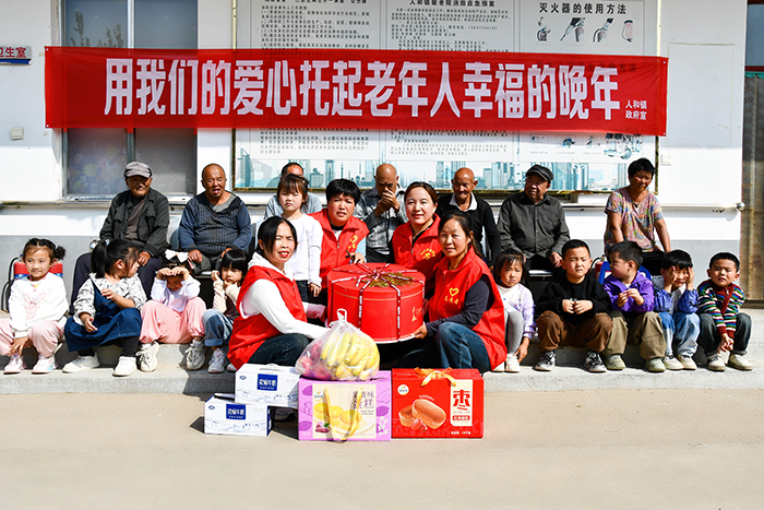 童心敬老 情暖重陽 ——人和鎮(zhèn)人西幼兒園組織開展走進(jìn)敬老院活動(dòng)