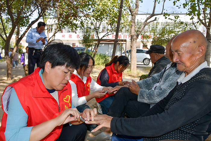 童心敬老 情暖重陽 ——人和鎮(zhèn)人西幼兒園組織開展走進(jìn)敬老院活動(dòng)