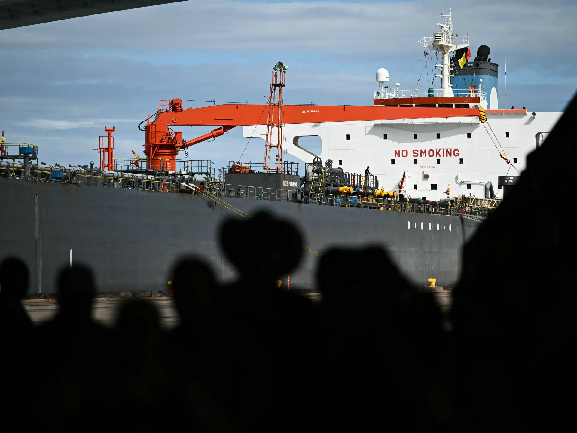 Trump showcases Venezuelan oil as he seeks to rally voters in Texas